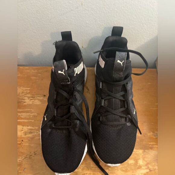 Puma Black and White Athletic Shoes women’s size 7 EUC - Picture 2 of 5